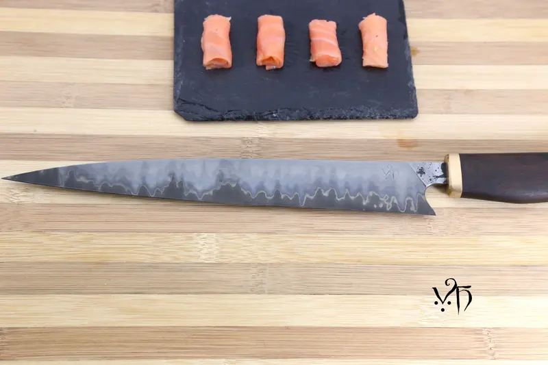 Sujihiki Sanmai 250 mm – Cuchillo fileteador forjado a mano en acero inoxidable y carbono