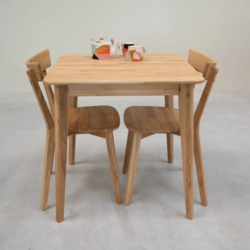 Table à manger carré en bois massif de chêne Gustaf - NordicStory