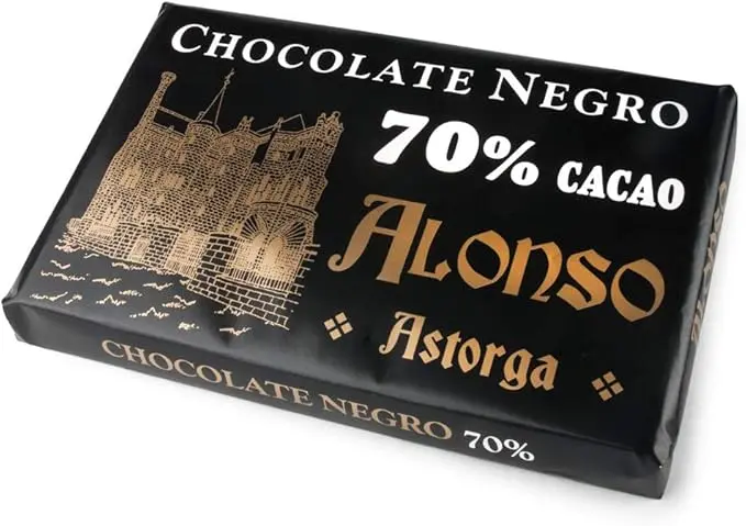 Tableta de Chocolate Negro 70% ALONSO, formato XXL de 900g. Un chocolate artesanal de Astorga, elaborado con los mejores cacaos del mundo para los paladares más exigentes.