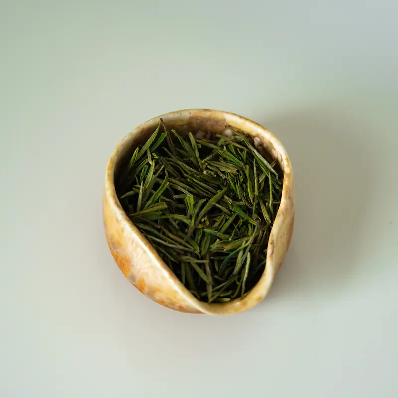 Té verde Guizhou Silver Needle SHQ (abril de 2025) 25 g