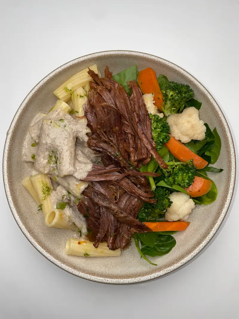 Tortiglioni con Ternera desmechada